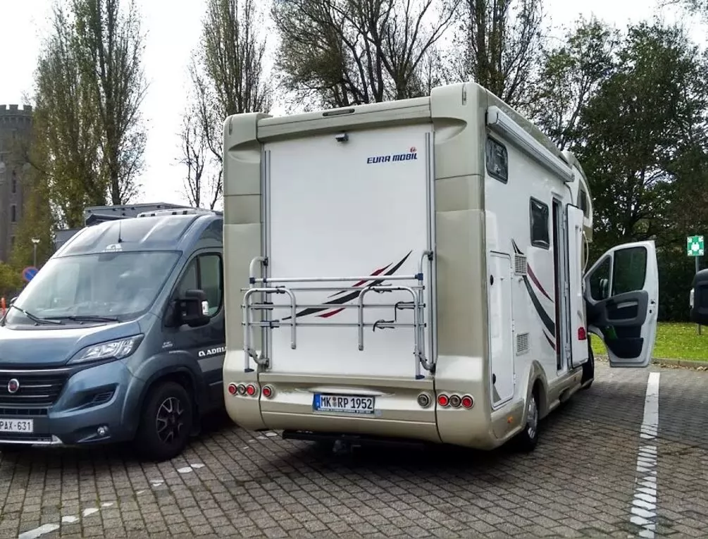 Afbeelding gerelateerd aan Coach parking