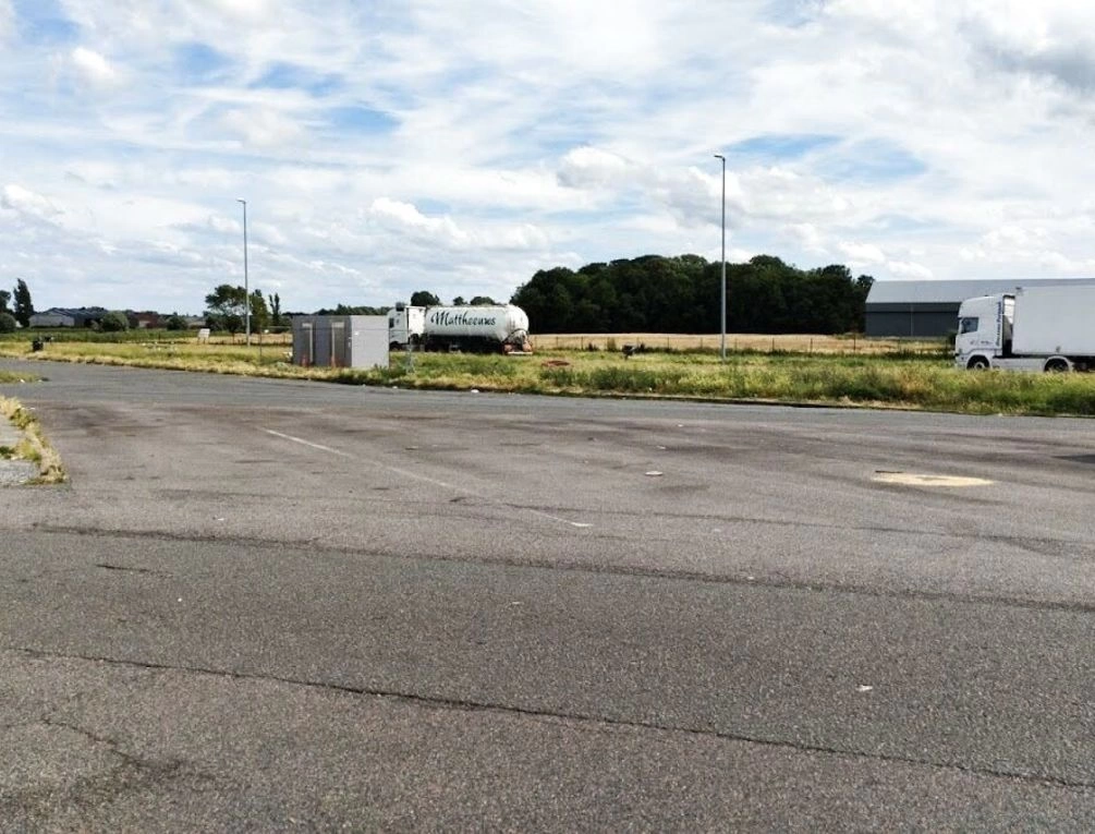 Afbeelding gerelateerd aan Parking lot