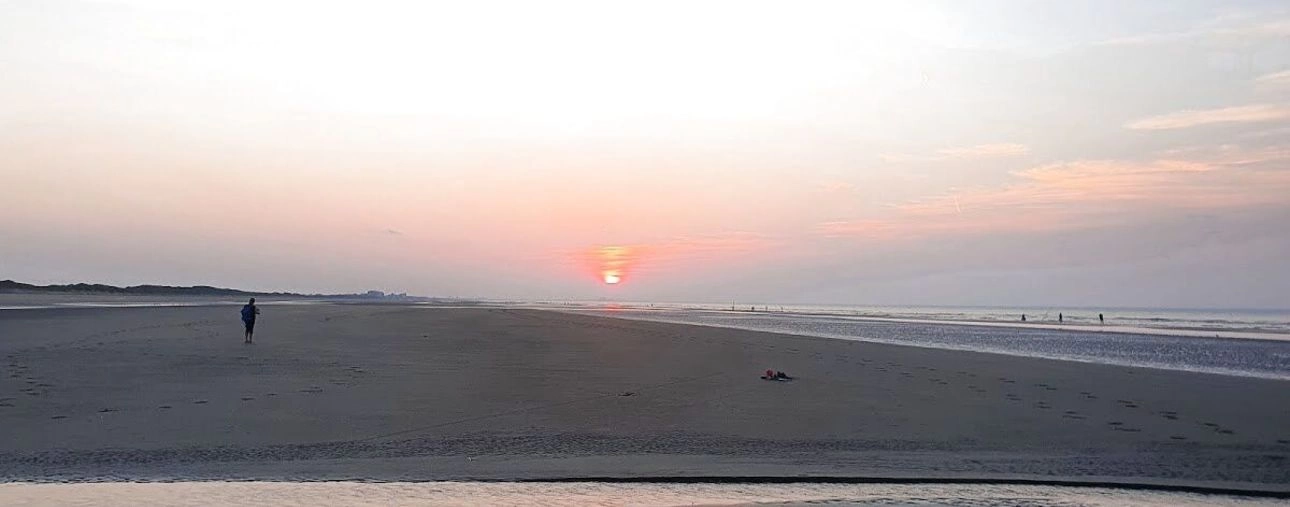 België